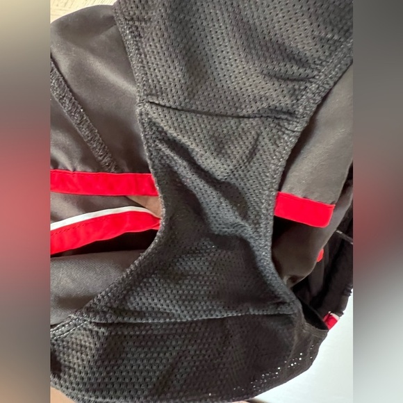 Brooks Women’s Waist 15 running shorts - Picture 3 of 6